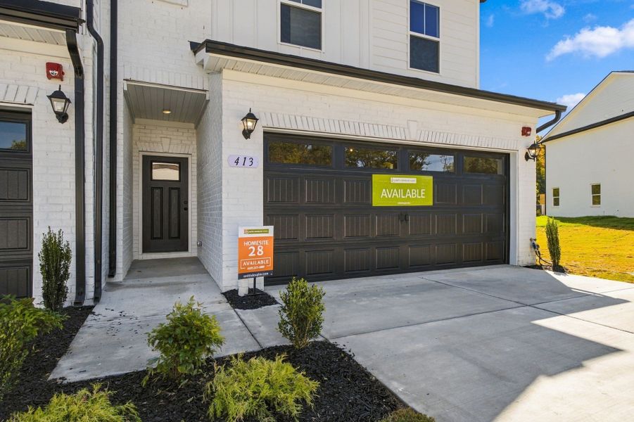 Exterior details and patio area of a home in Laurelwood Park, Gallatin (Image 3).