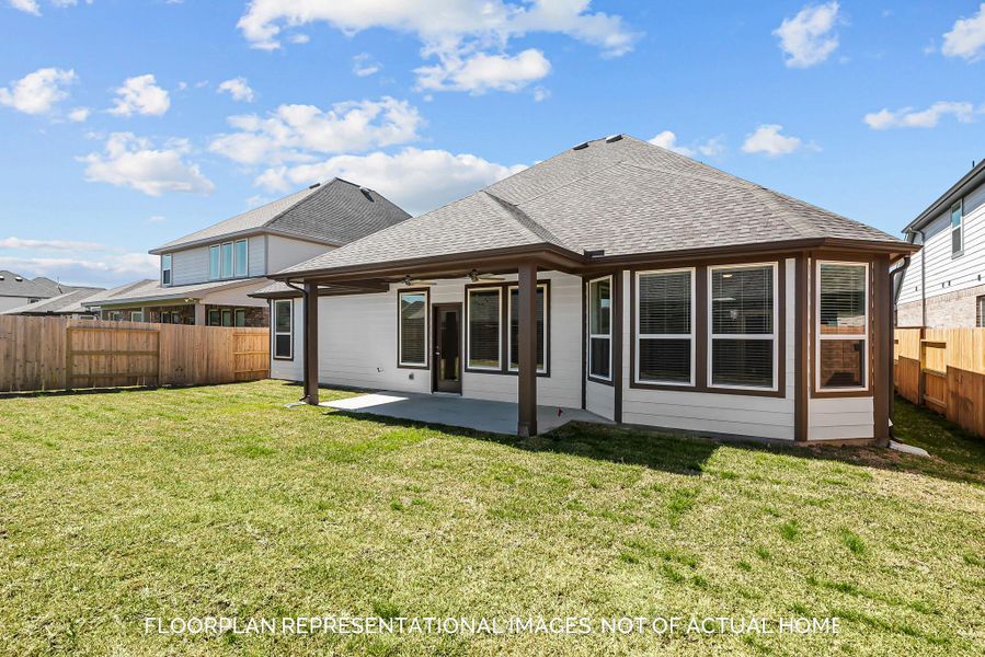 Exterior details and patio area of a home in Sorella, Tomball (Image 3).