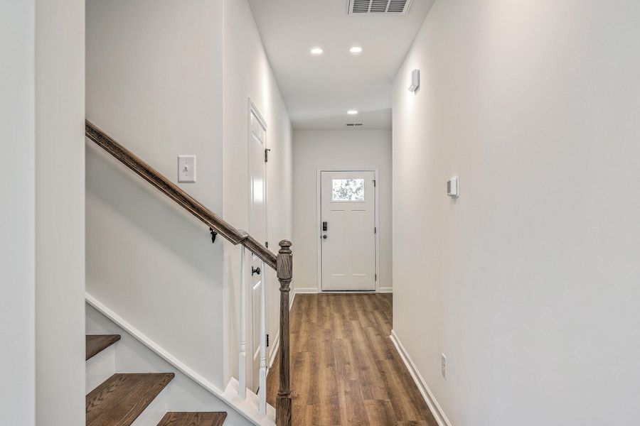 Spacious, unfurnished interior of a new home in , Holly Hill (Image 17).