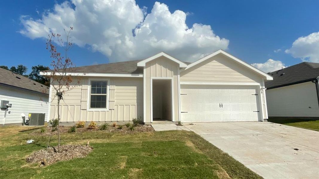 Front exterior of a new home in Wildwood, Royse City, TX, highlighting curb appeal (Image 2). Front exterior of a new home in Wildwood, Royse City, TX, highlighting curb appeal (Image 2).