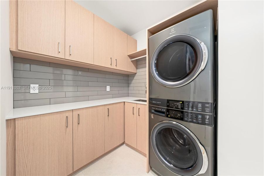 Furnished interior view inside a new home in , Miami (Image 31). Furnished interior view inside a new home in , Miami (Image 31).