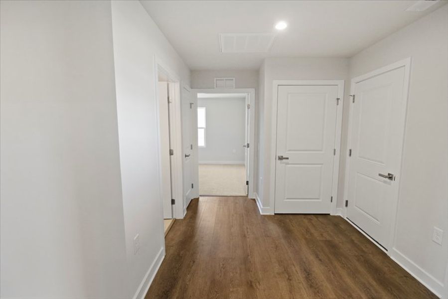 Spacious, unfurnished interior of a new home in Reidville Town Center Cottages, Duncan (Image 14).