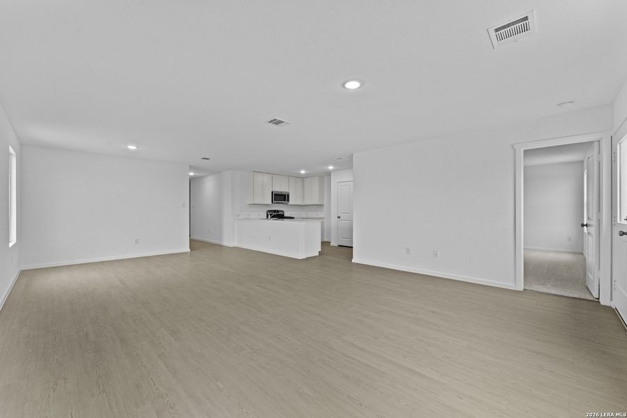 Spacious, unfurnished interior of a new home in , New Braunfels (Image 20).