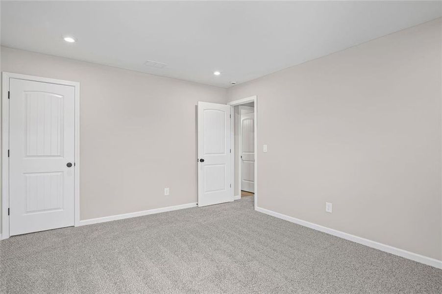 Spacious, unfurnished interior of a new home in Pickens Bluff, Dallas (Image 30).