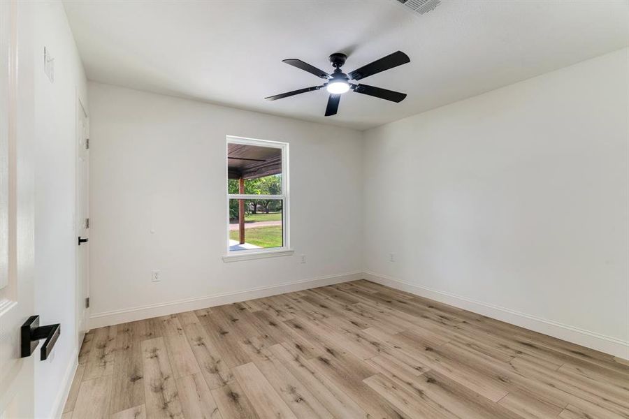 Spacious, unfurnished interior of a new home in , Roxton (Image 12).