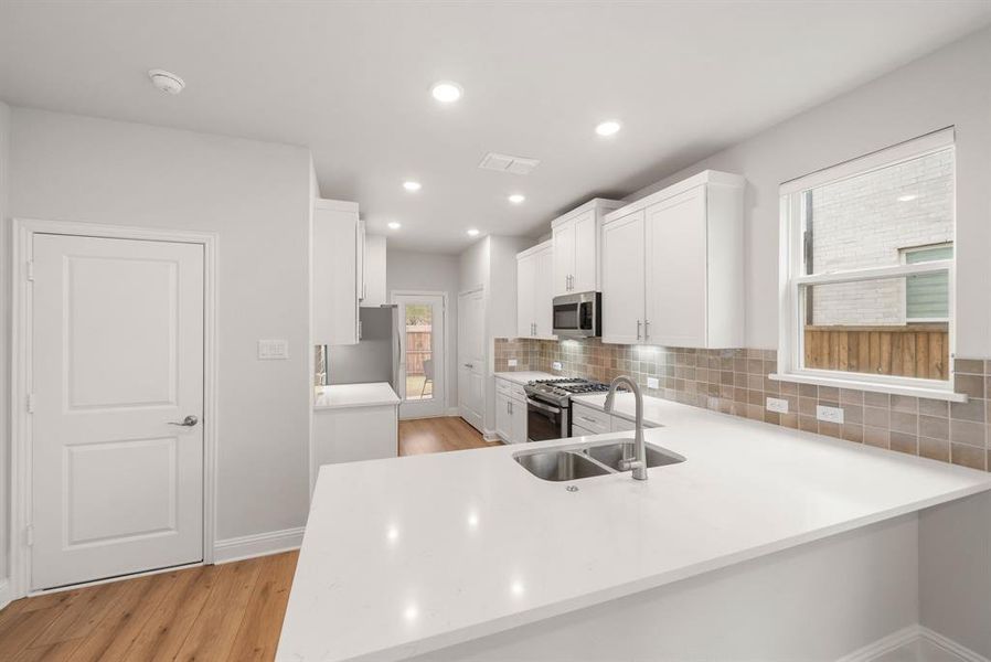 Furnished interior view inside a new home in , Frisco (Image 19).