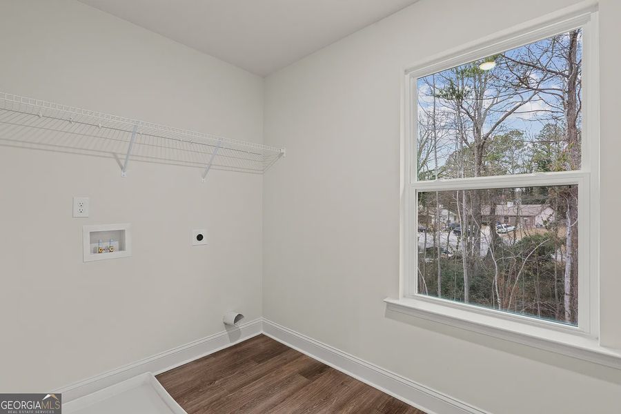 Spacious, unfurnished interior of a new home in Canterbury Villas, Carrollton (Image 34).