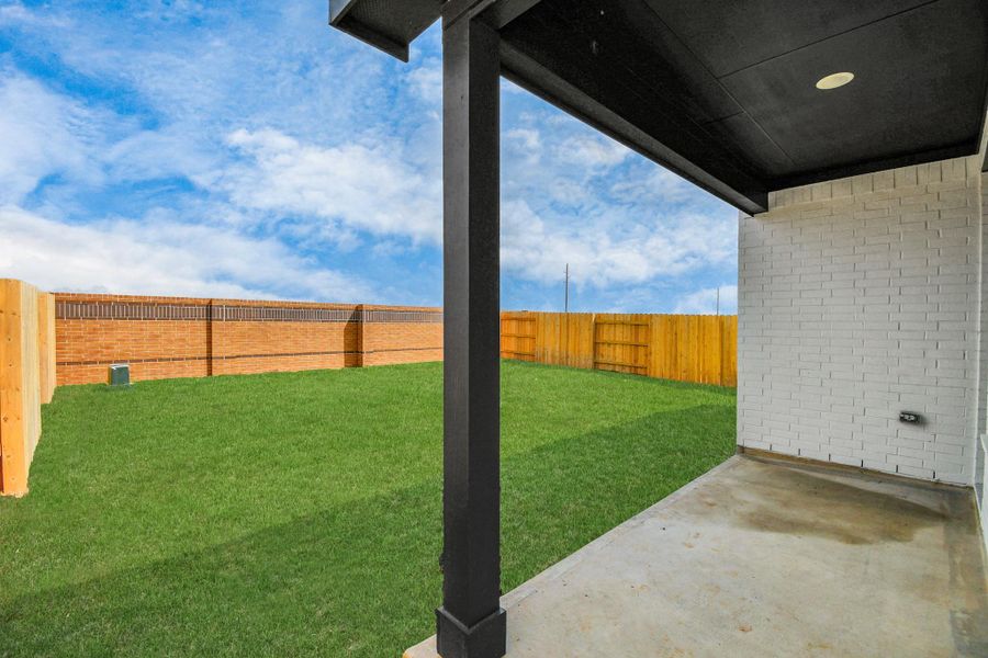 Exterior details and patio area of a home in Elyson, Katy (Image 3).