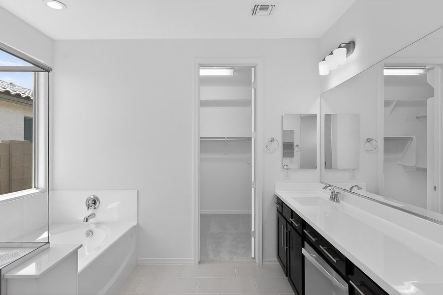 Furnished interior view inside a new home in Paradisi, Surprise (Image 10).