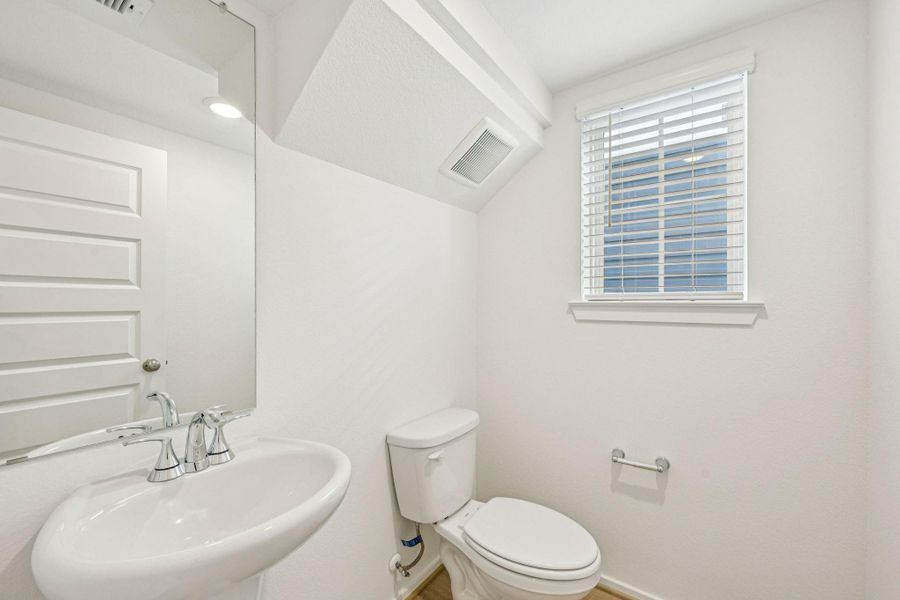 Photo is not of the actual home, but is an inspirational photo of builder’s model home and may depict options, furnishings, and/or decorator features that are not included Photo is not of the actual home, but is an inspirational photo of builder’s model home and may depict options, furnishings, and/or decorator features that are not included