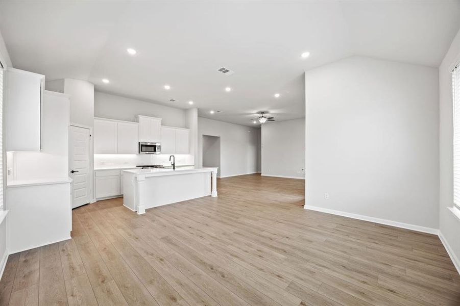 8-web-or-mls-1422-red-clover-ave