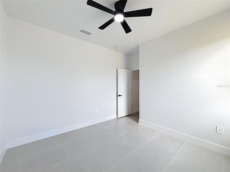 Spacious, unfurnished interior of a new home in , Ocala (Image 23).