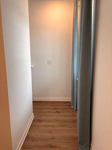 Spacious, unfurnished interior of a new home in , Athens (Image 24).