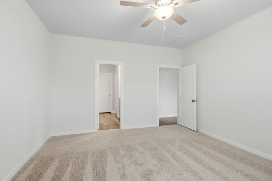 Spacious, unfurnished interior of a new home in Caney Mills, Conroe (Image 15). Spacious, unfurnished interior of a new home in Caney Mills, Conroe (Image 15).