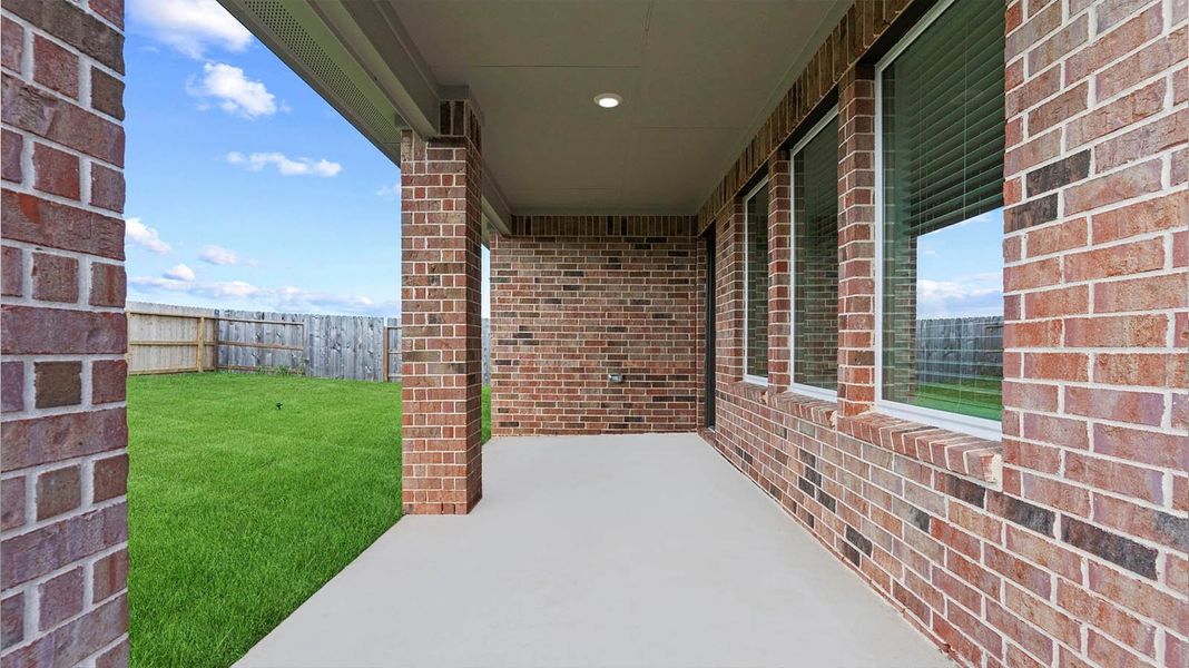 Representative exterior details of a home built from the Justin by D.R. Horton in Lago Mar, Texas City (Image 4). Representative exterior details of a home built from the Justin by D.R. Horton in Lago Mar, Texas City (Image 4).