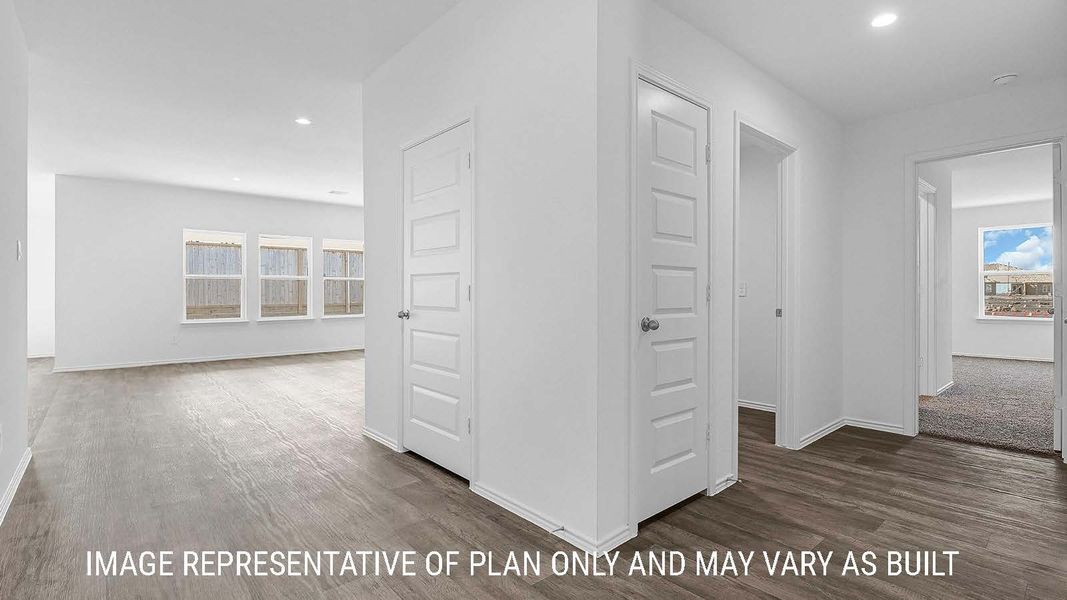 Spacious, unfurnished interior of a new home in Holly Trails, Sour Lake (Image 16).