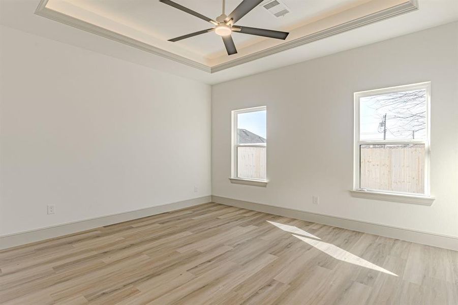 Spacious, unfurnished interior of a new home in , Granbury (Image 26).