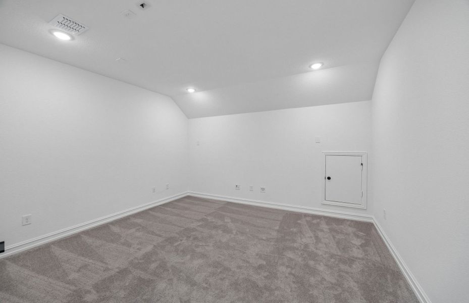 Spacious, unfurnished interior of a new home in Wilson Creek Meadows, Celina (Image 24).
