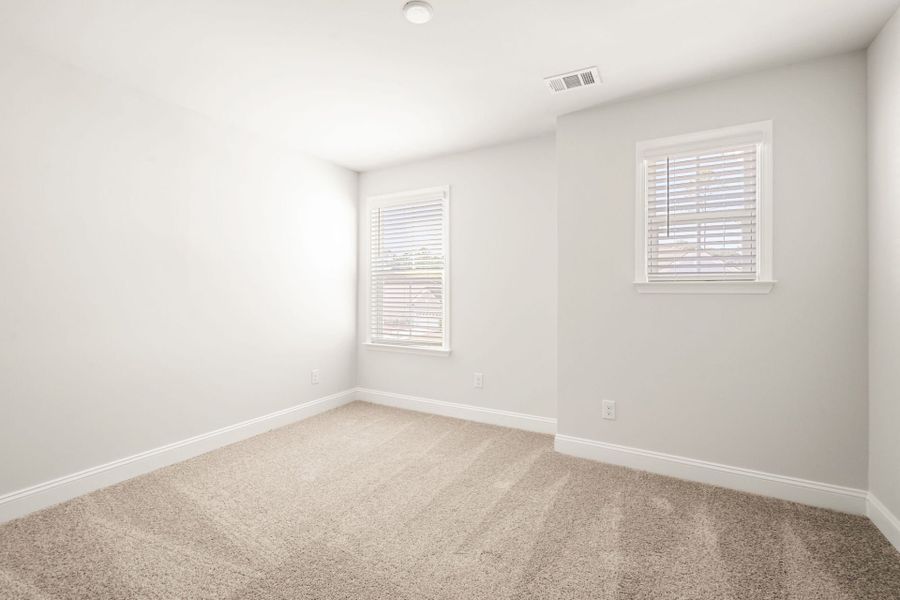 Spacious, unfurnished interior of a new home in Waterways, Richmond Hill (Image 23).
