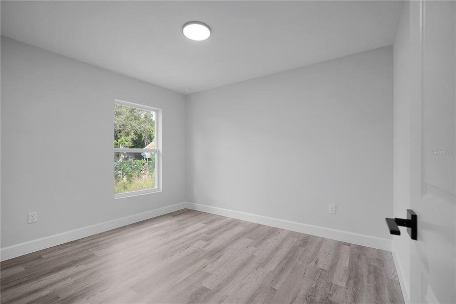 Spacious, unfurnished interior of a new home in , Ocala (Image 14).