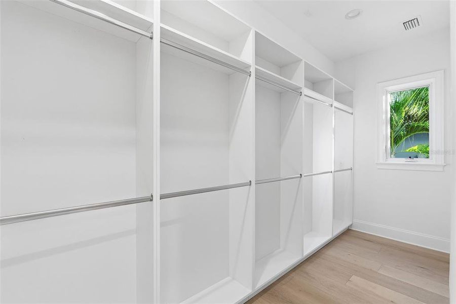 Spacious, unfurnished interior of a new home in , St. Petersburg (Image 67). Spacious, unfurnished interior of a new home in , St. Petersburg (Image 67).