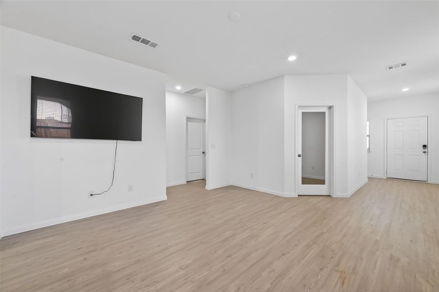 Spacious, unfurnished interior of a new home in Windrow, Hockley (Image 16). Spacious, unfurnished interior of a new home in Windrow, Hockley (Image 16).