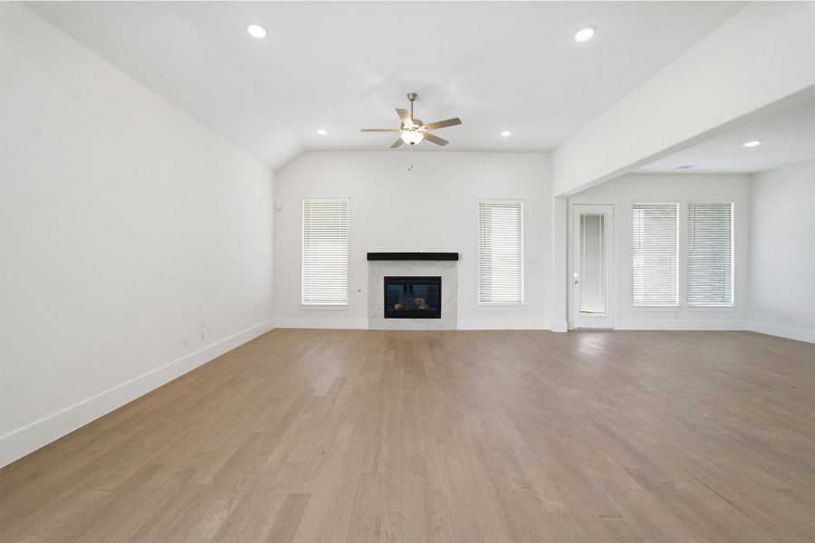 Spacious, unfurnished interior of a new home in Suncreek Estates, Rosharon (Image 30). Spacious, unfurnished interior of a new home in Suncreek Estates, Rosharon (Image 30).