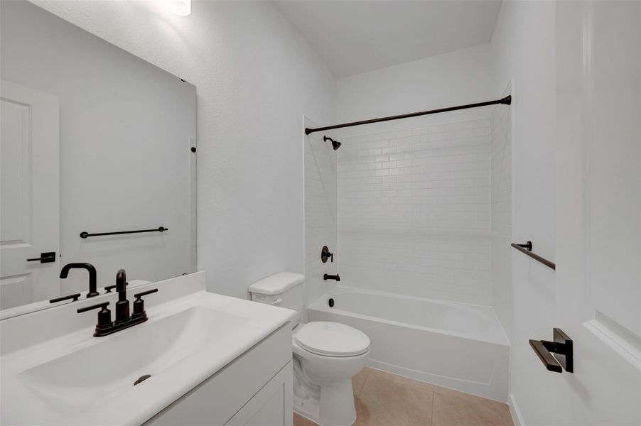 Hall bath (*Photo not of actual home and used for illustration purposes only.)