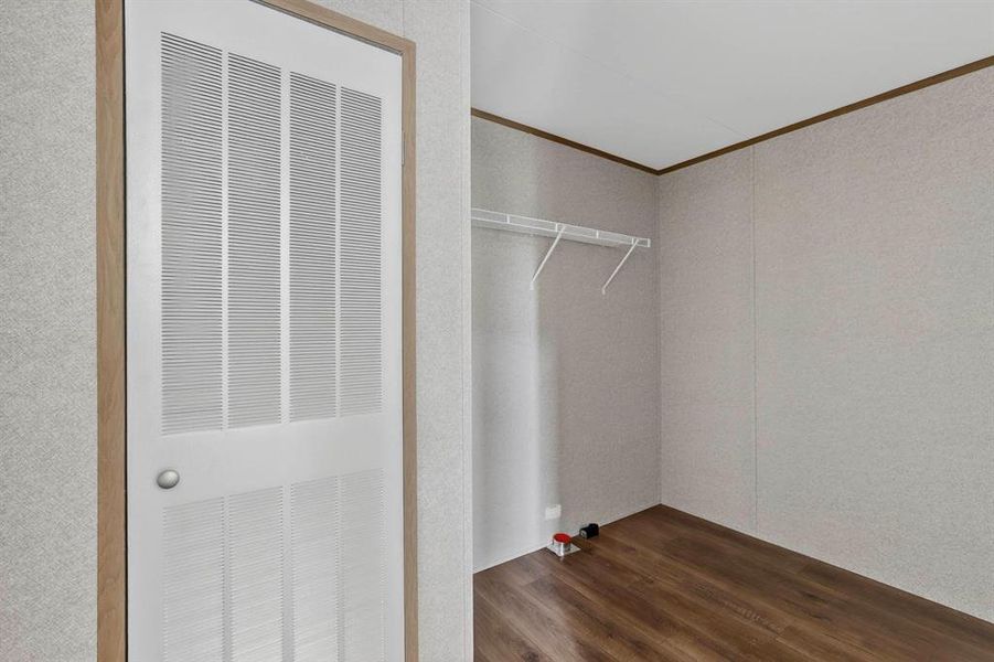 Spacious, unfurnished interior of a new home in , Aurora (Image 20).