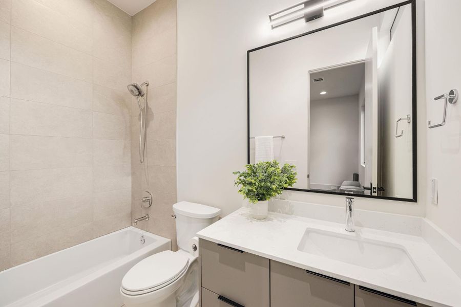 [EN-SUITE BATH] Stunning en-suite secondary bathroom.