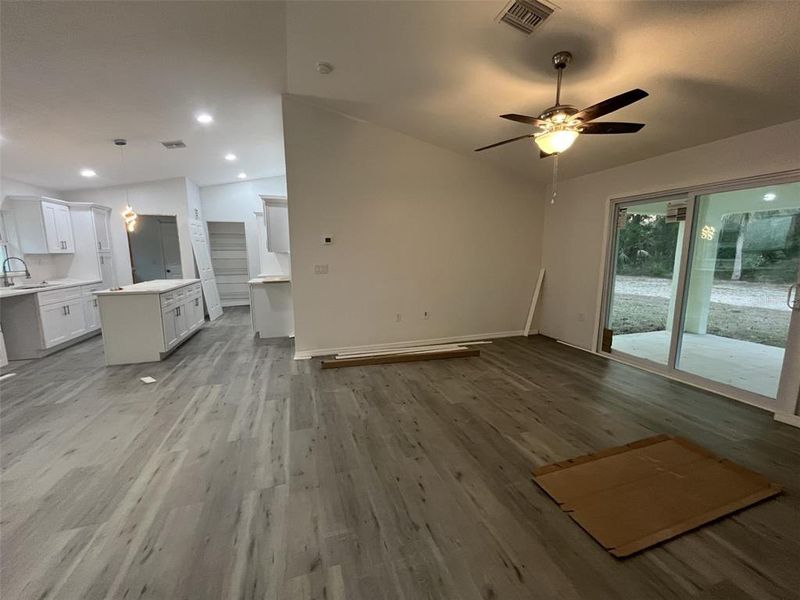 Spacious, unfurnished interior of a new home in , Ocklawaha (Image 13).