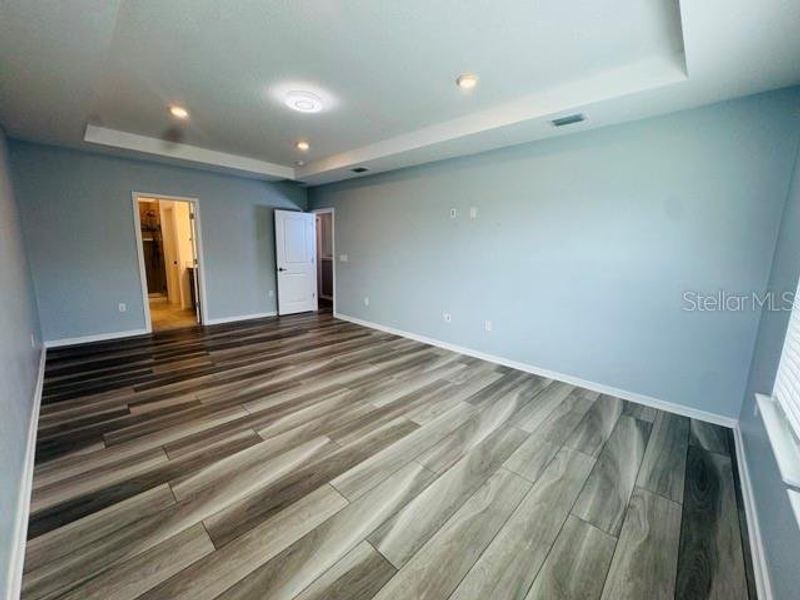 Spacious, unfurnished interior of a new home in , St. Cloud (Image 22).