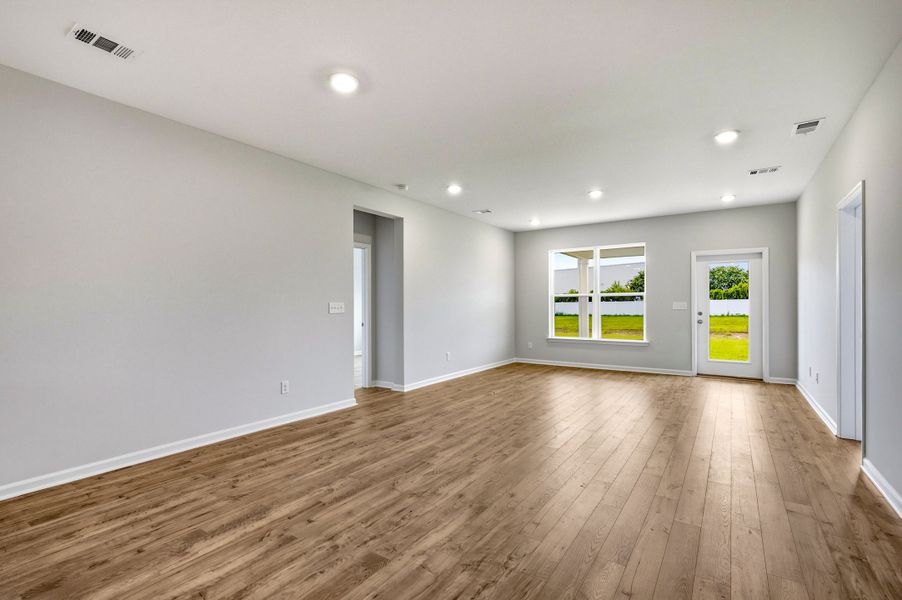 Spacious, unfurnished interior of a new home in Ambridge, Conway (Image 18).