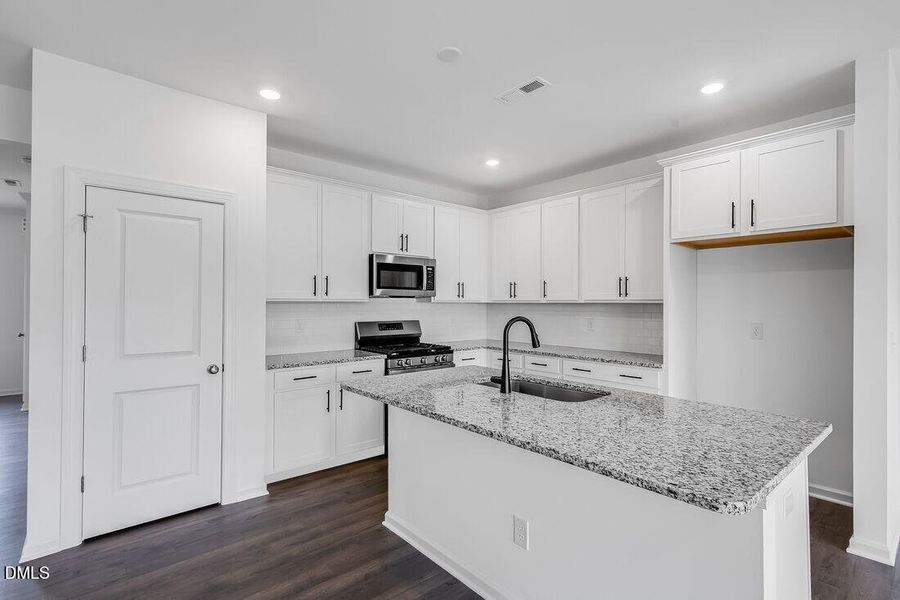 hj-nc-raleigh-magnolia-sage-lot-74-kitch