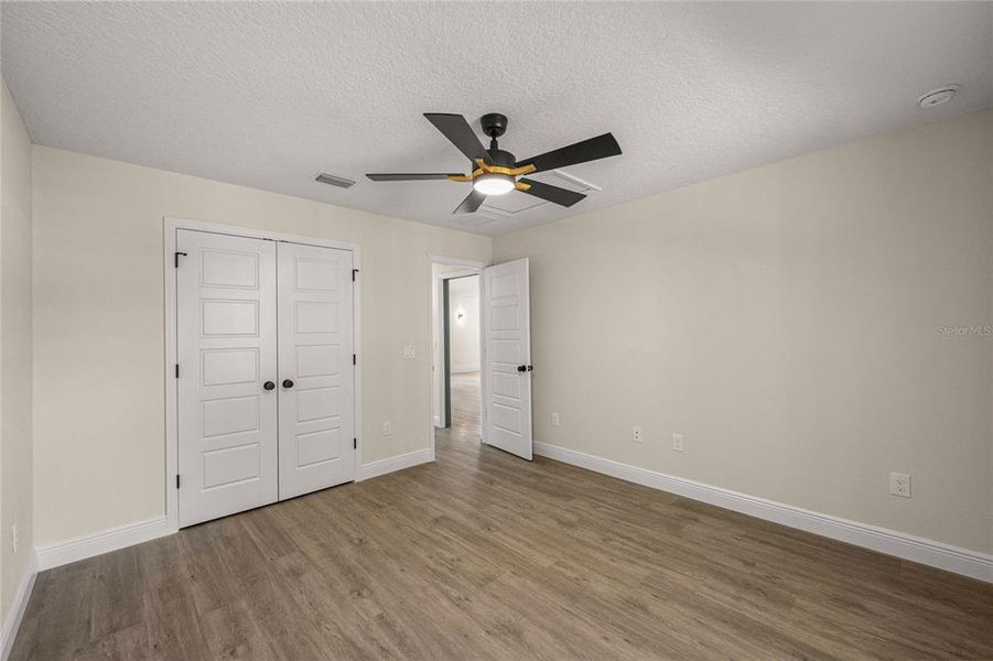 Spacious, unfurnished interior of a new home in , Ocala (Image 38).