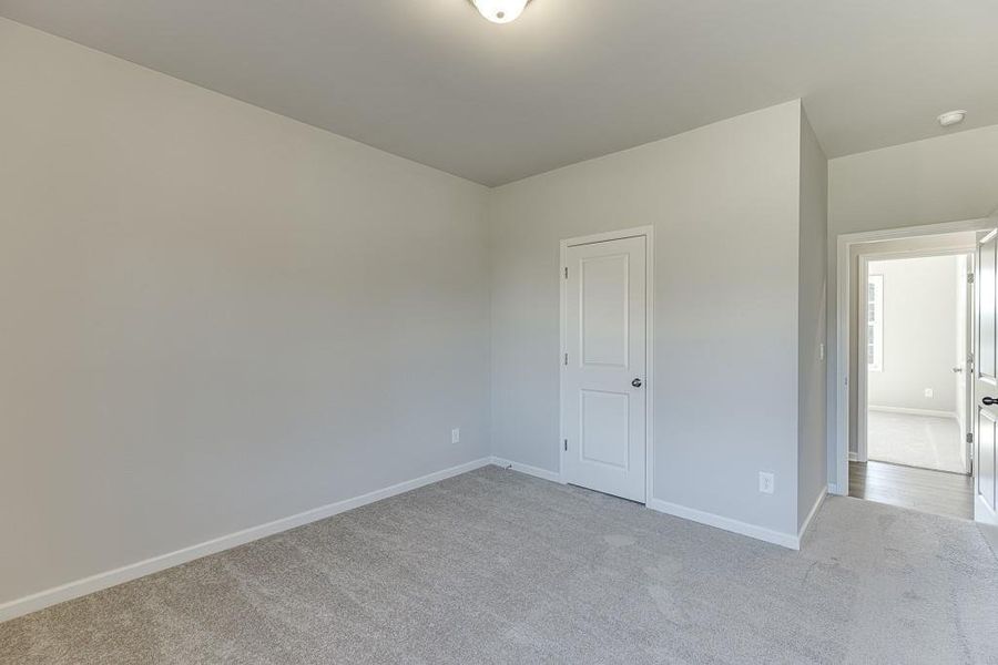 Spacious, unfurnished interior of a new home in , Gainesville (Image 31).