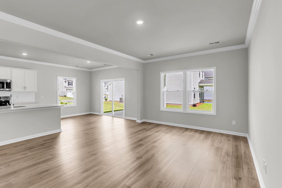Spacious, unfurnished interior of a new home in Central Creek, Goose Creek (Image 22).