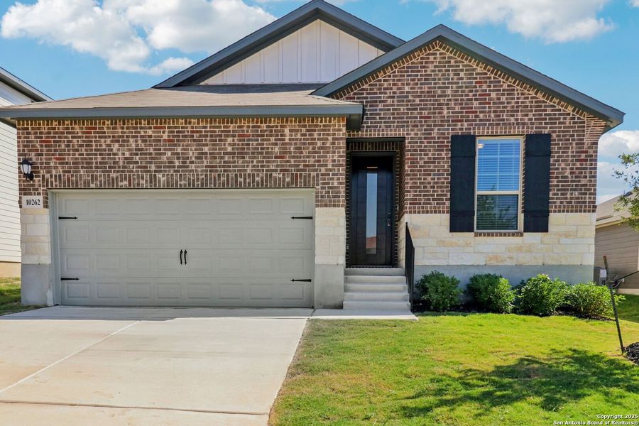 Exterior details and patio area of a home in Royal Crest, San Antonio (Image 23). Exterior details and patio area of a home in Royal Crest, San Antonio (Image 23).