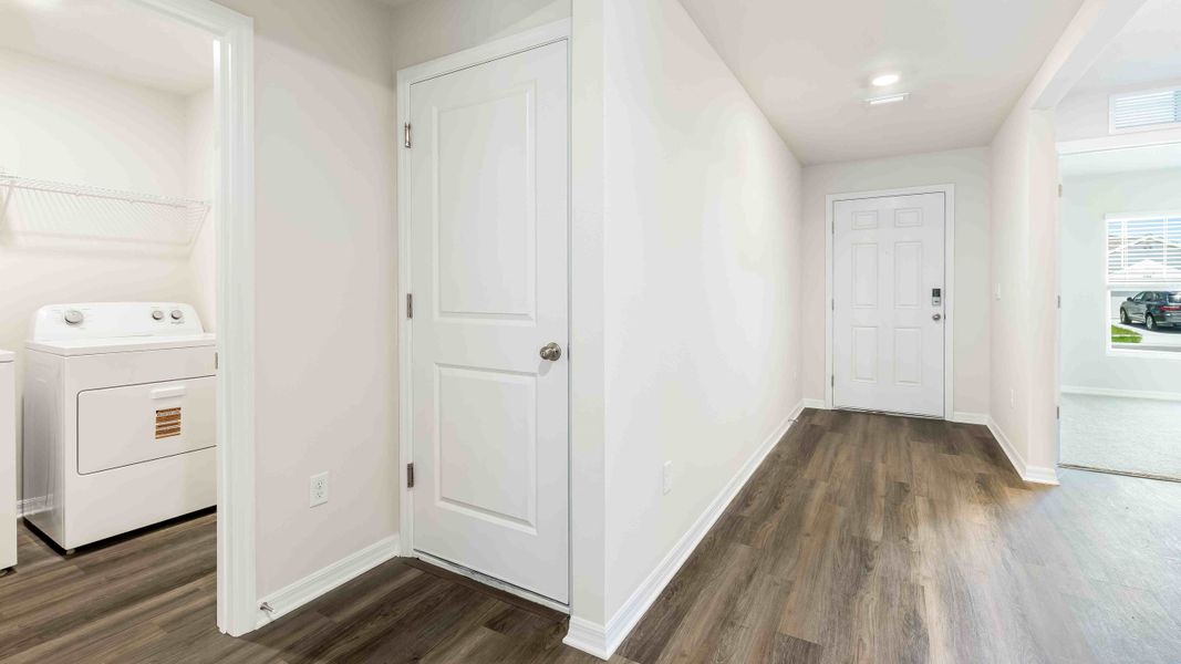 Spacious, unfurnished interior of a new home in Star Farms at Lakewood Ranch, Bradenton (Image 18). Spacious, unfurnished interior of a new home in Star Farms at Lakewood Ranch, Bradenton (Image 18).