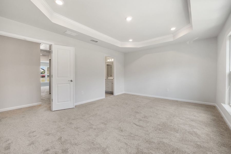 Spacious, unfurnished interior of a new home in Flemingfield, Greensboro (Image 23).