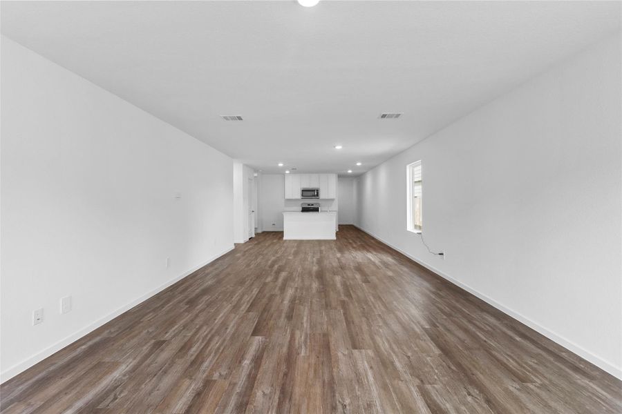 Spacious, unfurnished interior of a new home in The Canopies, Splendora (Image 16).