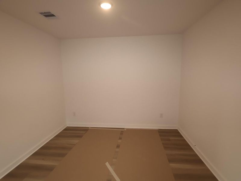 Spacious, unfurnished interior of a new home in Ambrose, La Marque (Image 12).