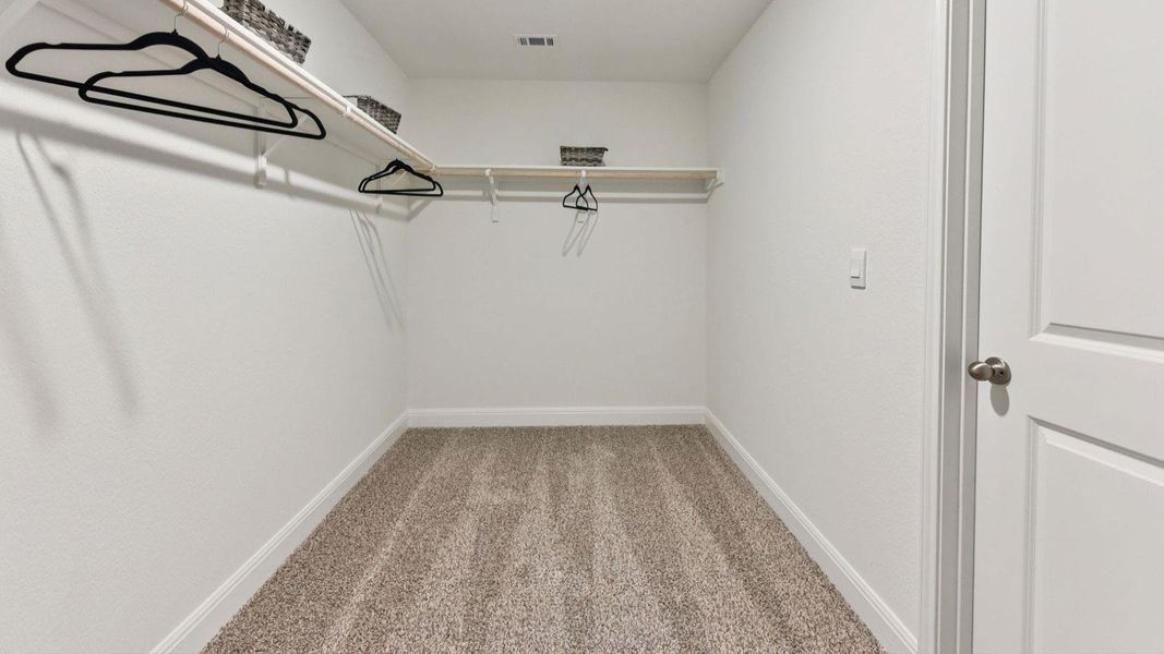 Spacious, unfurnished interior of a new home in Riverview, Georgetown (Image 22).