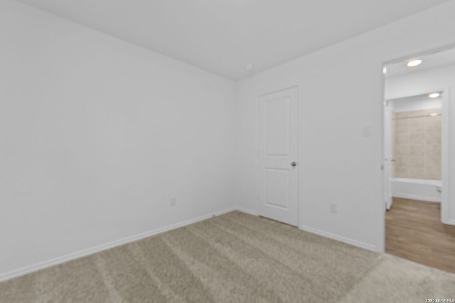 Spacious, unfurnished interior of a new home in Stonehill, San Antonio (Image 29).