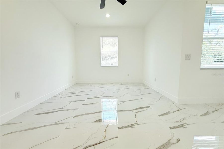 Spacious, unfurnished interior of a new home in , Tampa (Image 30).