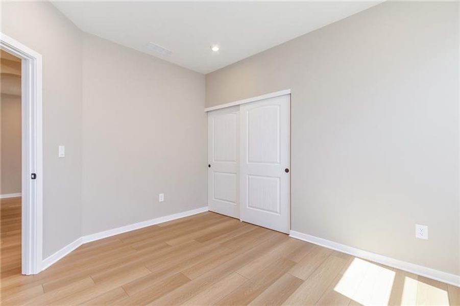 Spacious, unfurnished interior of a new home in Sweetbay Farm, Lawrenceville (Image 58).