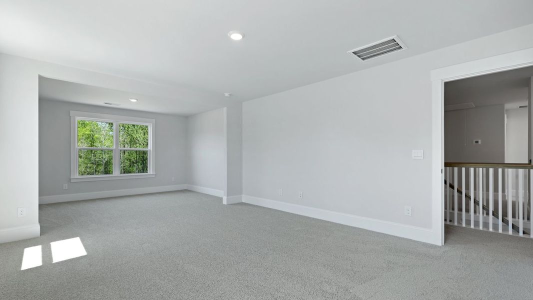 Spacious, unfurnished interior of a new home in Sheep Island, Summerville (Image 37).