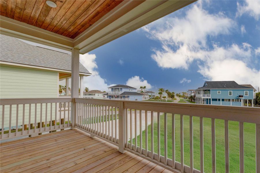 Exterior details and patio area of a home in , Galveston (Image 21).