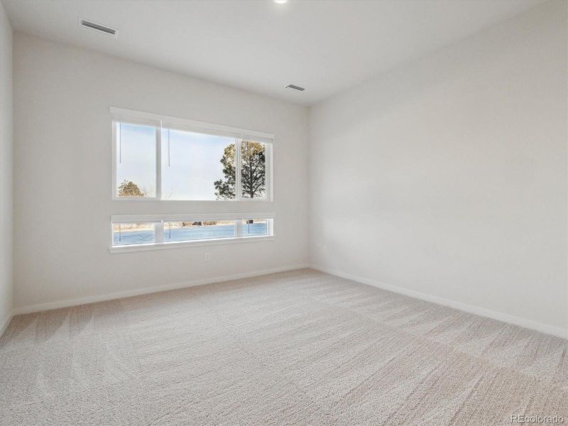 Spacious, unfurnished interior of a new home in Condo Collection at Grand Vue at Interlocken, Broomfield (Image 11).