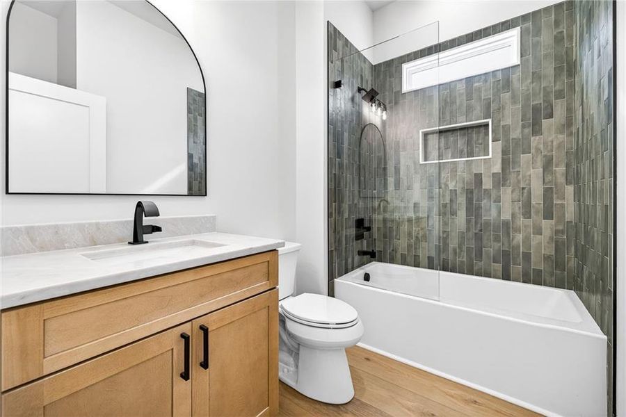 Furnished interior view inside a new home in , Gainesville (Image 10).